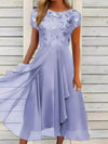 Blumiges midi-kleid - stilvolles damenkleid mit gefalteter optik