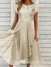Blumiges midi-kleid - stilvolles damenkleid mit gefalteter optik