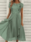 Blumiges midi-kleid - stilvolles damenkleid mit gefalteter optik