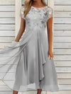 Blumiges midi-kleid - stilvolles damenkleid mit gefalteter optik