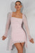 Chic mini kleid mit langen ärmeln und funkelnden details – stilvolle abendmode für frauen