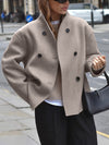 Doppelte Damenjacke – Beige Wolljacke mit Stehkragen und Knöpfen