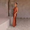 Satin kleid - elegantes abendkleid für damen mit drapiertem ausschnitt
