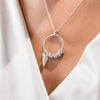 Personalisierbare gold charm-halskette – maßgeschmückte damenschmuck